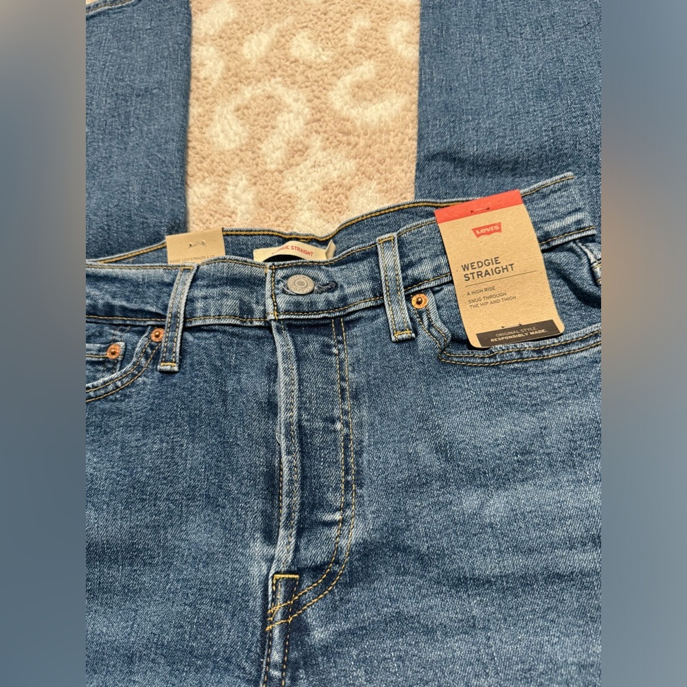 Levi’s Wedgie Straight Jeans // Size 8 Short - Picture 5 of 7